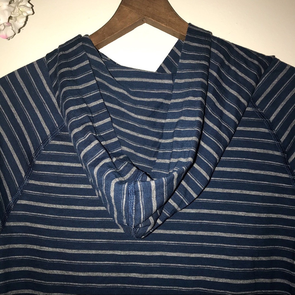 NWOT North Face lightweight hoodie quarter sleeve - Picture 5 of 8